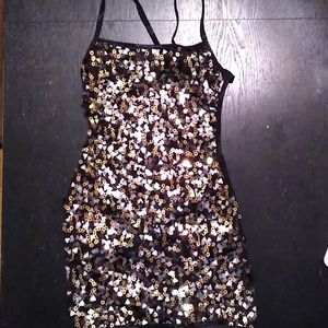 Beautiful backless sequen shirt for New Years